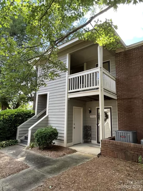 7928 Greenside Ct, Charlotte, NC 28277