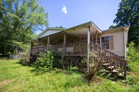 3 Blackberry Ln, Candler, NC 28715