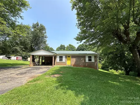 3596 Clarks Chapel Rd, Lenoir, NC 28645