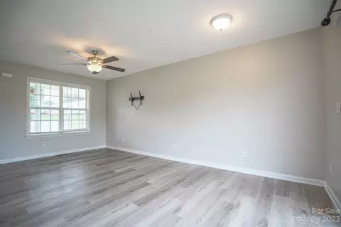 109 Lakeview Dr, Shelby, NC 28152 photo 5