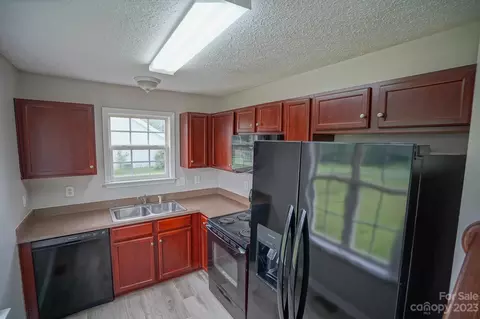 109 Lakeview Dr, Shelby, NC 28152 photo 14