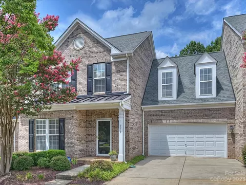 5218 Berkeley Estates Dr, Charlotte, NC 28277