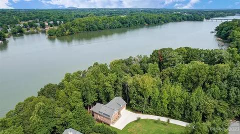 4641 River Bluff Ct, Charlotte, NC 28214