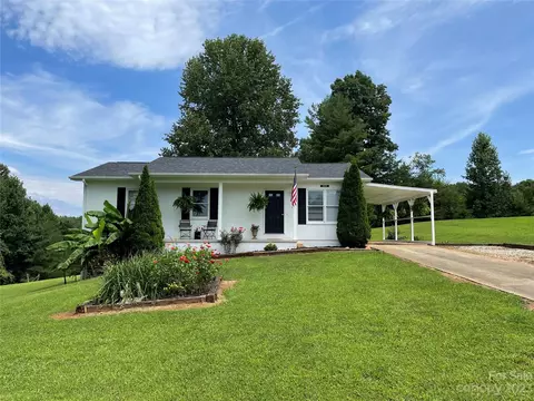 1922 Deer Park Rd, Nebo, NC 28761