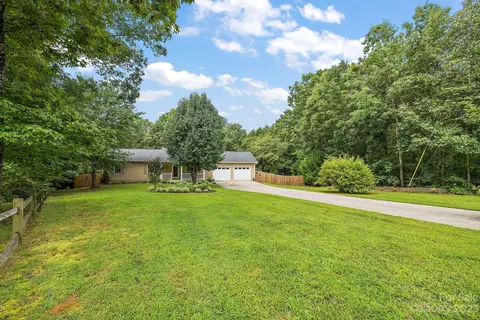 3875 Mint Ct, Hudson, NC 28638 photo 2