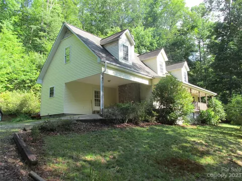 483 Hog Cove Rd, Sylva, NC 28779