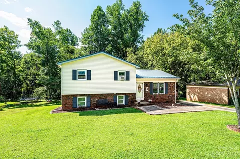 833 Westbrook Dr, Newton, NC 28658