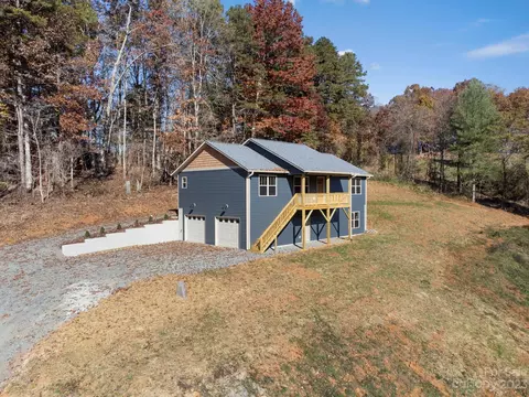 4 Anna Glenn Ln, Weaverville, NC 28787