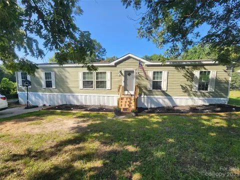 73 Persimmon Rd, Great Falls, SC 29055