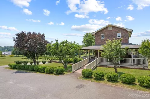 2310 Mcconnaughey Ln, Morganton, NC 28655