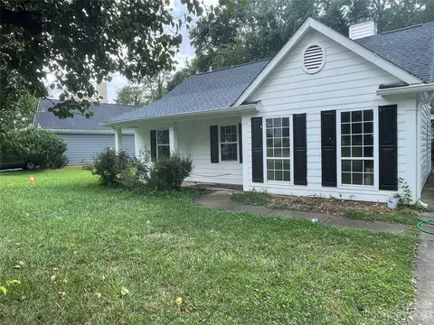 9121 Oren Thompson Rd, Charlotte, NC 28213
