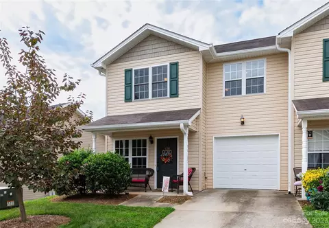 136 Lanceford Cir, Fletcher, NC 28732