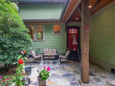 16 Prayer Ridge Rd, Fairview, NC 28730 photo 3