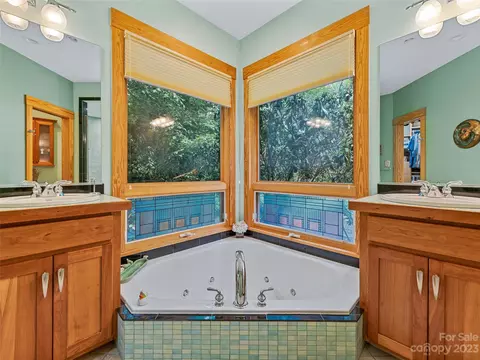 16 Prayer Ridge Rd, Fairview, NC 28730 photo 19