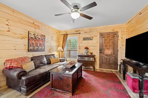 170 Echo Ln, Saluda, NC 28773 photo 3