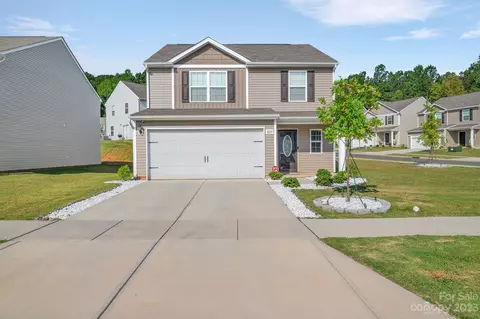 8129 Derby Woods Ln, Charlotte, NC 28214