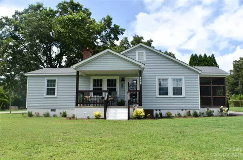 214 Dallas Bessemer City Hwy, Dallas, NC 28034