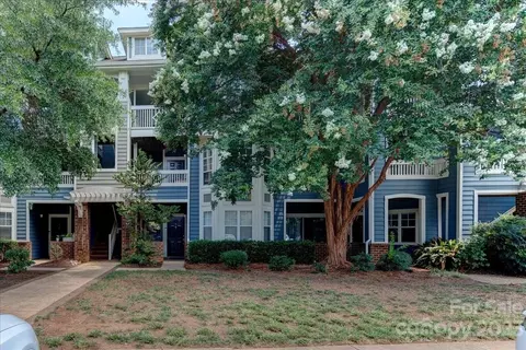 525 Olmsted Park Pl #E, Charlotte, NC 28203