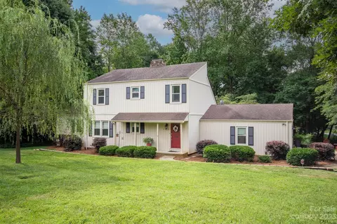 400 Camelot Dr, Statesville, NC 28625
