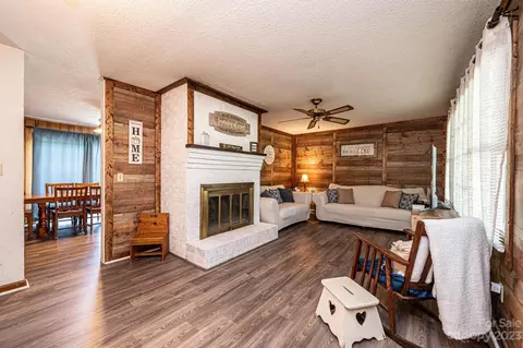 5490 Royal St, Hickory, NC 28602