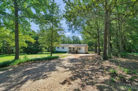 4220 Buford Cir, Lancaster, SC 29720 photo 2