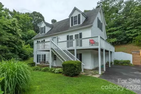 402 Day Lily Dr, Leicester, NC 28748