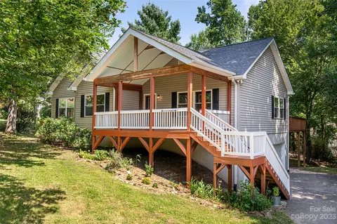 307 Golden Hawk Trl, Asheville, NC 28805