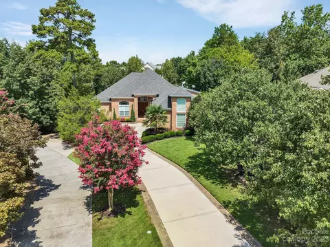 1462 Finsbury Ln, Tega Cay, SC 29708