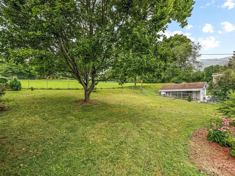 120 Caring Place Loop, Clyde, NC 28721 photo 8