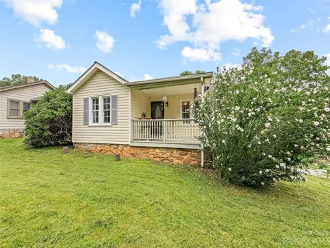 120 Caring Place Loop, Clyde, NC 28721 photo 1
