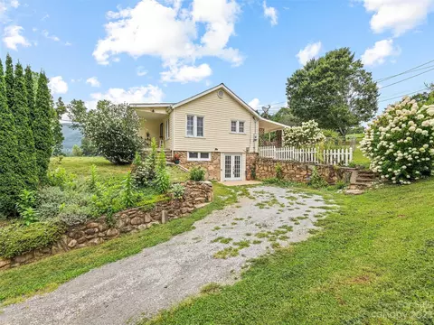 120 Caring Place Loop, Clyde, NC 28721 photo 3