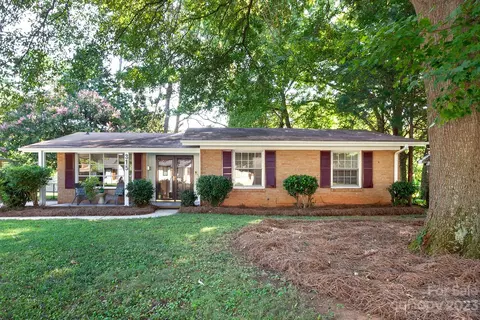 315 Briarwood Dr, Charlotte, NC 28215