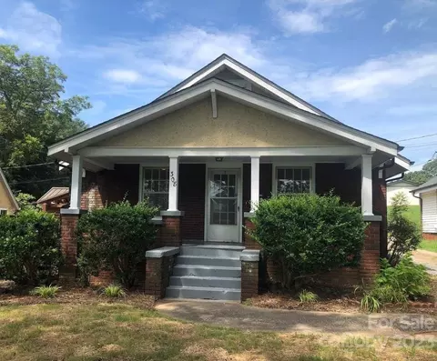 308 6th St SW, Hickory, NC 28602