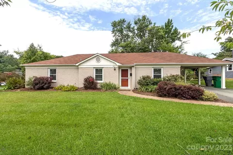 815 Heather Ln, Charlotte, NC 28209
