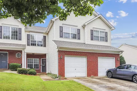 12240 Stratfield Place Cir, Pineville, NC 28134