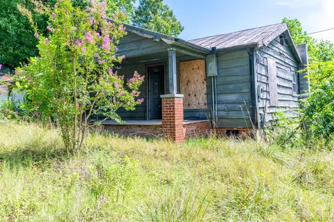 1346 Delwood Dr, Lenoir, NC 28645