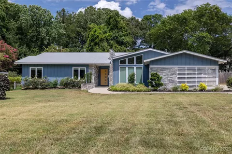 3210 Driftwood Dr, Charlotte, NC 28205
