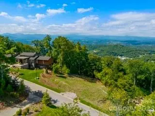 112 Summit Tower 218 Cir #218, Asheville, NC 28804