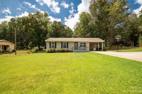 1592 University Park Dr, Lancaster, SC 29720