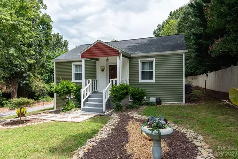 182 18th Street Pl NW, Hickory, NC 28601