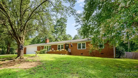500 Oakwood Dr, Spencer, NC 28159