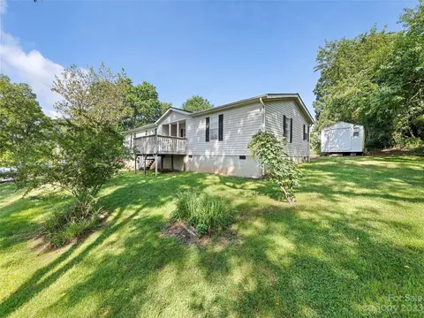 65 Wiggins St, Canton, NC 28716 photo 3