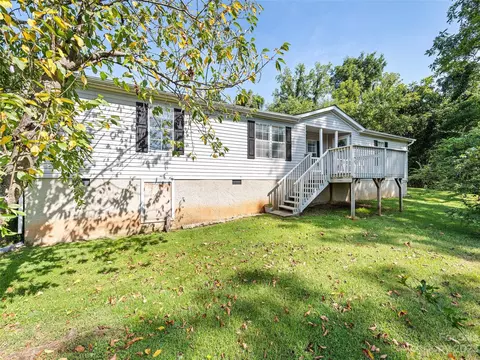 65 Wiggins St, Canton, NC 28716 photo 5