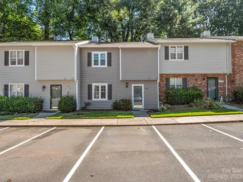 3188 Heathstead Pl, Charlotte, NC 28210