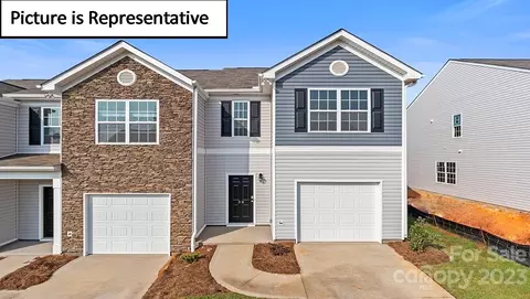 8123 Murray Branch Dr, Charlotte, NC 28216