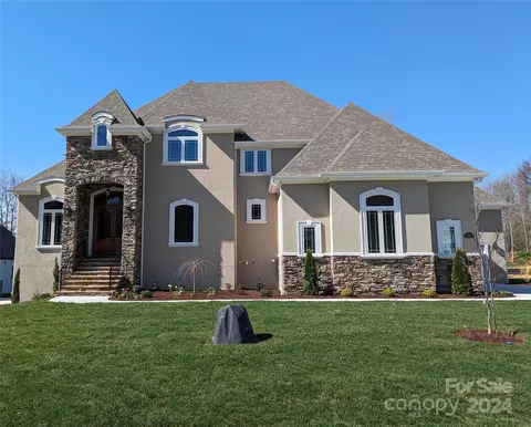 128 Hunts Landing Dr, Mooresville, NC 28117