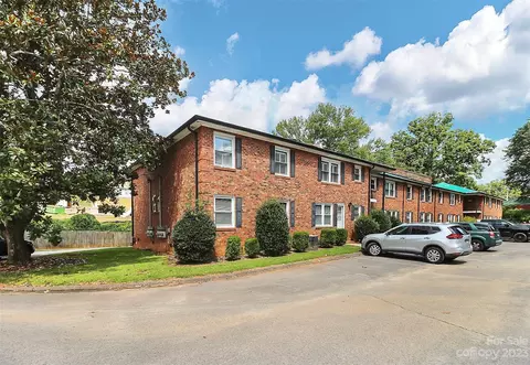 718 Maple Ave, Gastonia, NC 28054