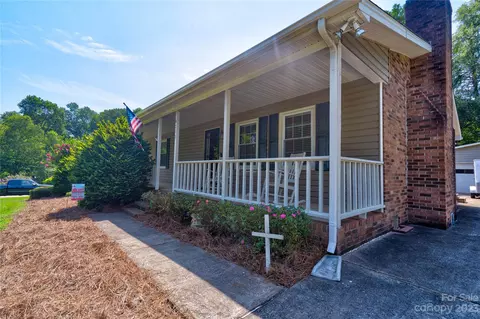 4733 Country Meadows Dr, Gastonia, NC 28056