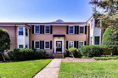 311 Wakefield Dr, Charlotte, NC 28209