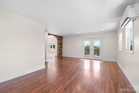 632 Thunder Rd, Clyde, NC 28721 photo 10